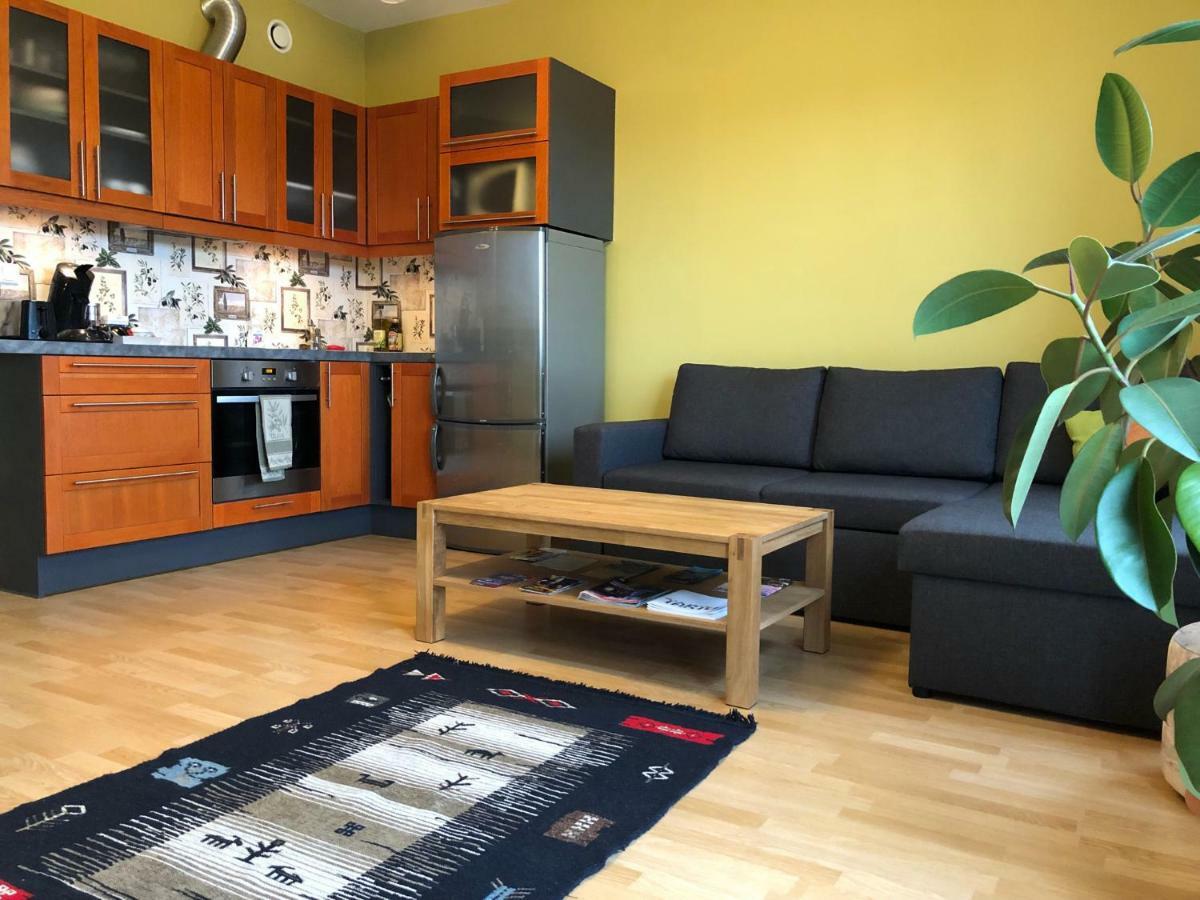 Apartment Near Centre Tartu Exteriör bild